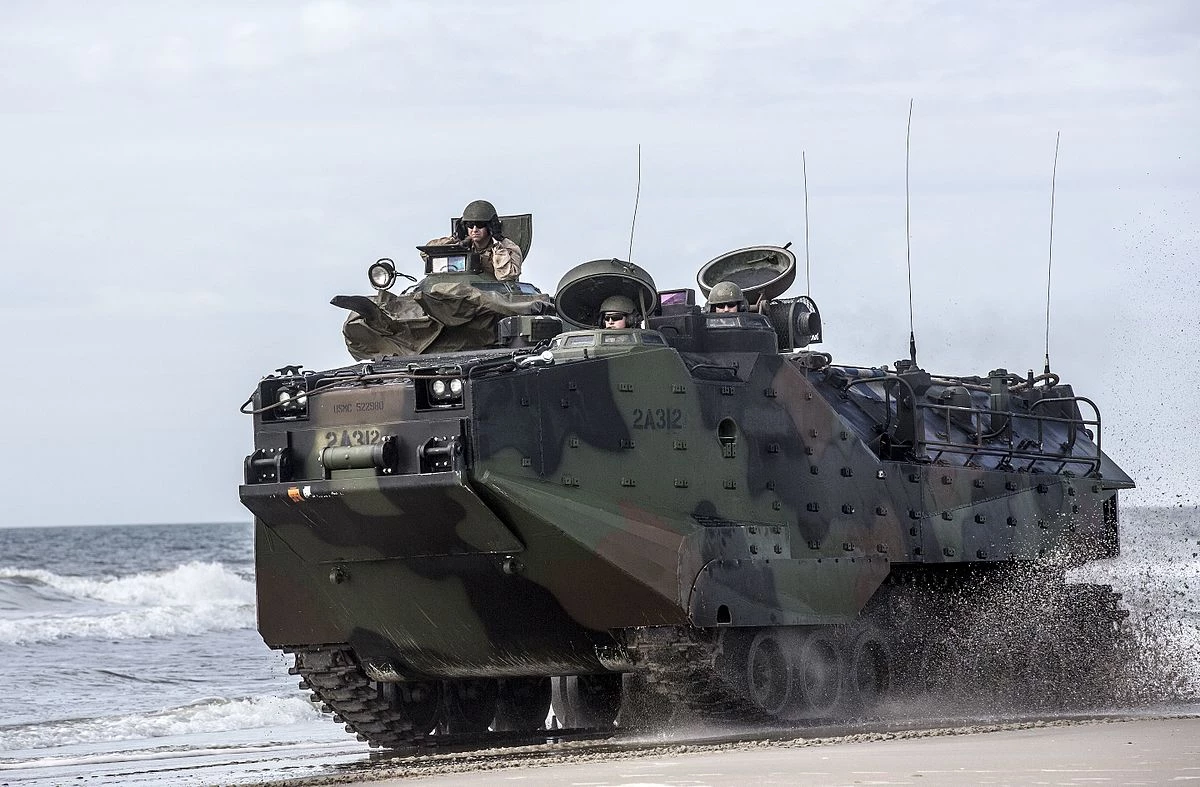 Τα αμφίβια AAV-P7/A1 εν δράσει – Εντυπωσιακά πλάνα (Βίντεο)